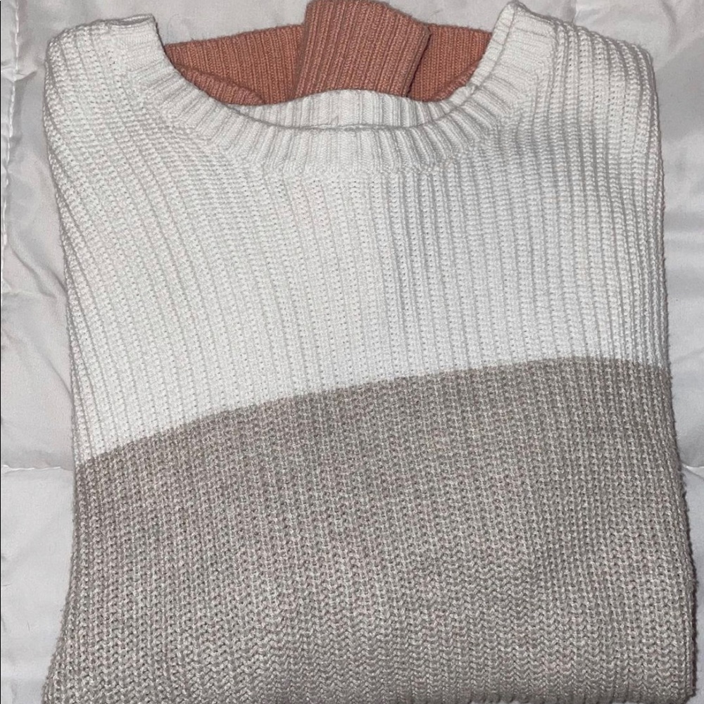 sweater - Picture 3 of 4